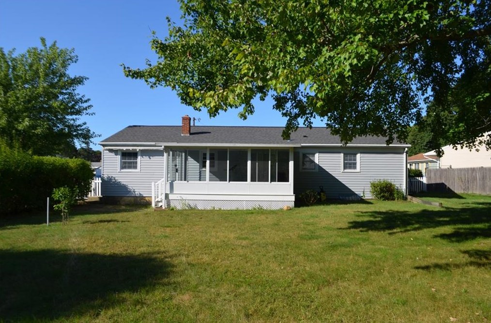 28 Chamber Rd, West Warwick RI  02893-5509 exterior