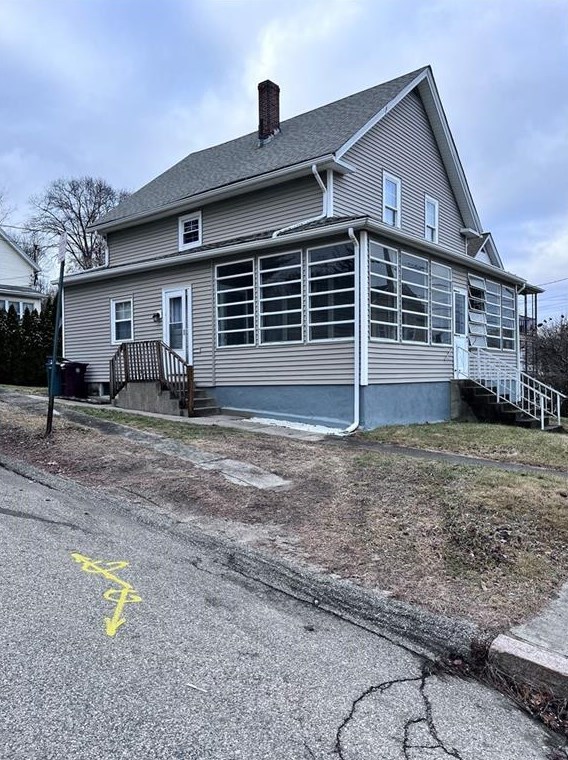 708 3rd Third Ave, Woonsocket, RI 02895