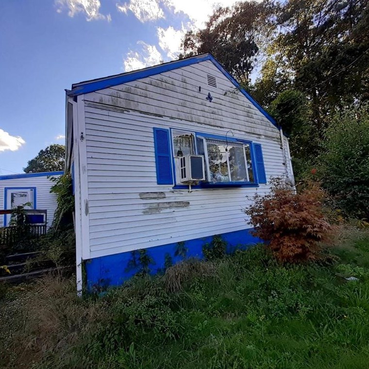 535 Hancock St, Tiverton, RI 02878