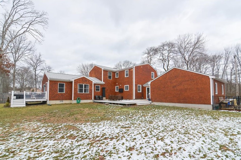 25 Long Ln, Warren, RI 02885