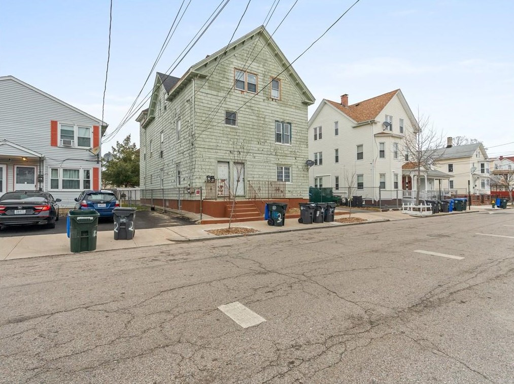 117 Sterling Ave, Providence, RI 02909