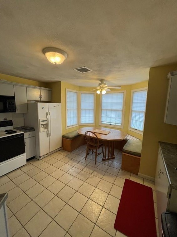 24 Scenic Dr, West Warwick RI  02893-5491 exterior