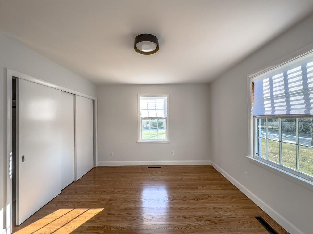 166 Meshanticut Valley Pkwy, Cranston RI  02920-3964 exterior