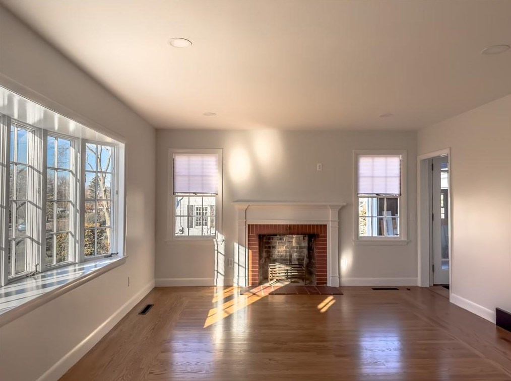 166 Meshanticut Valley Pkwy, Cranston RI  02920-3964 exterior