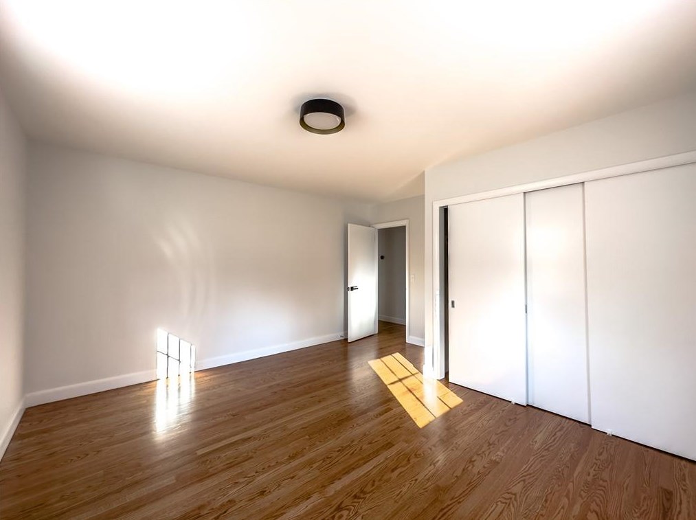 166 Meshanticut Valley Pkwy, Cranston RI  02920-3964 exterior