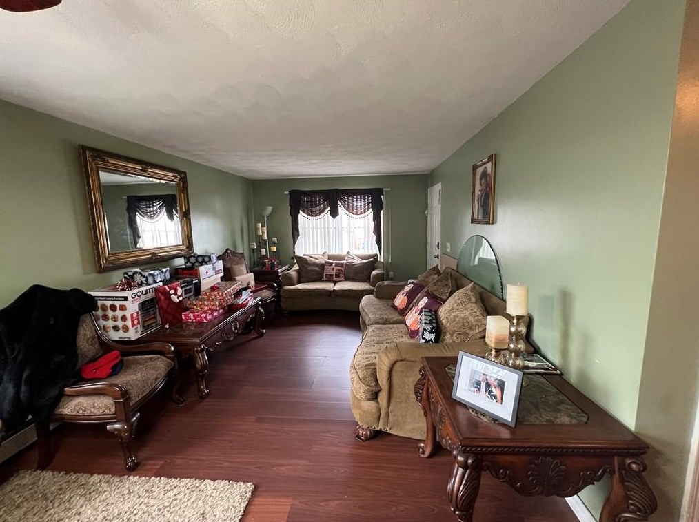 9 Hillhurst Ave, Providence, RI 02909