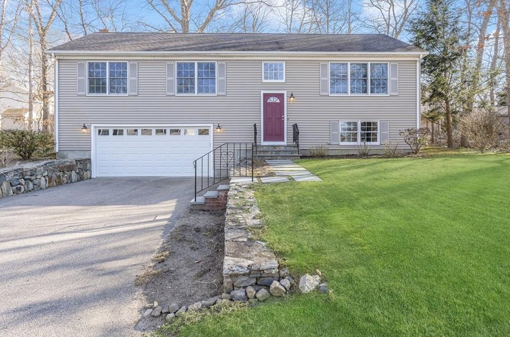 11 Wood Sorrel Trail, South Kingstown, RI 02874