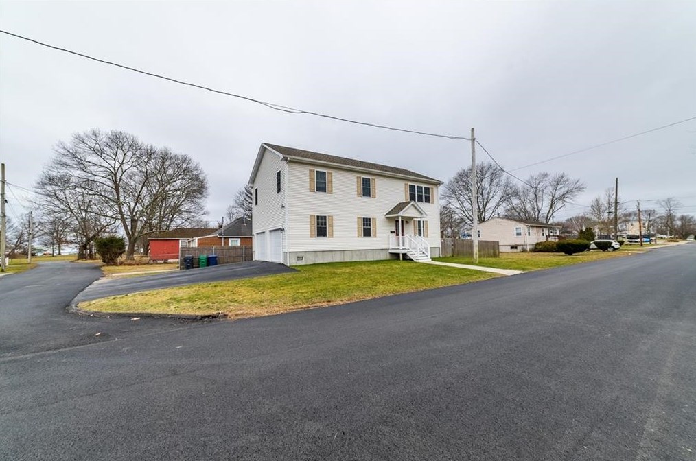 3 Wade St, Warwick, RI 02889