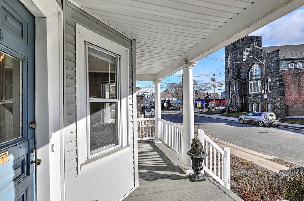224 Rochambeau Ave #1, Providence, RI 02906