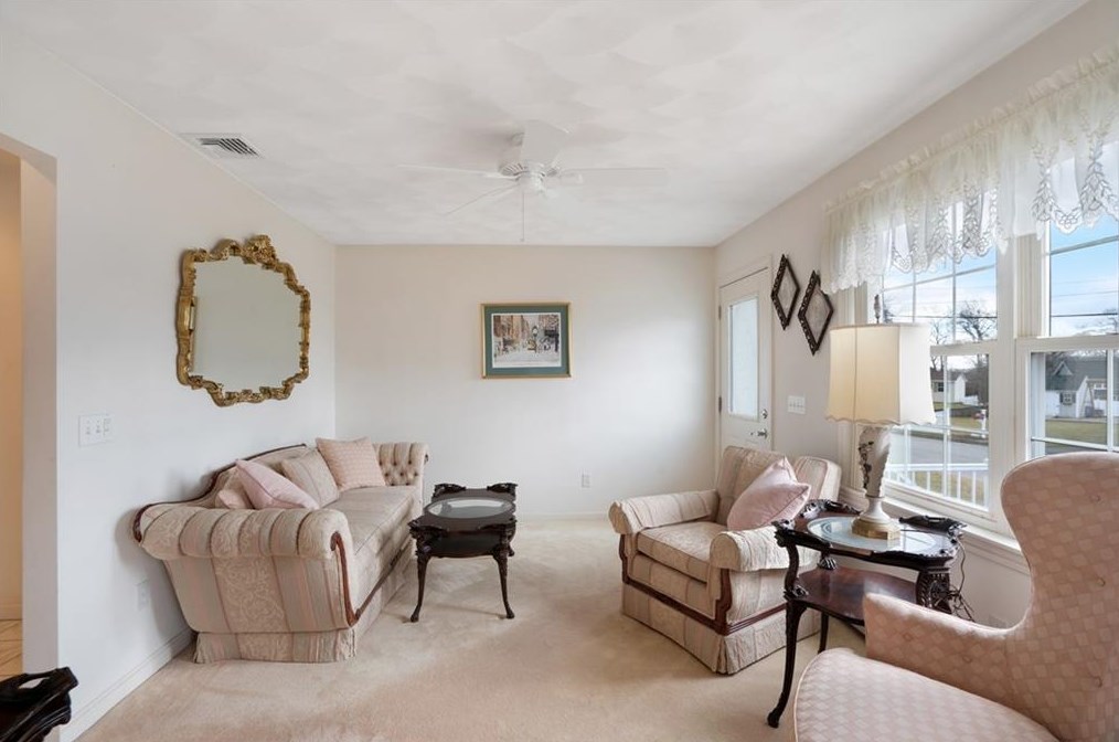 204 Tomahawk Trl, Cranston RI  02921-2227 exterior