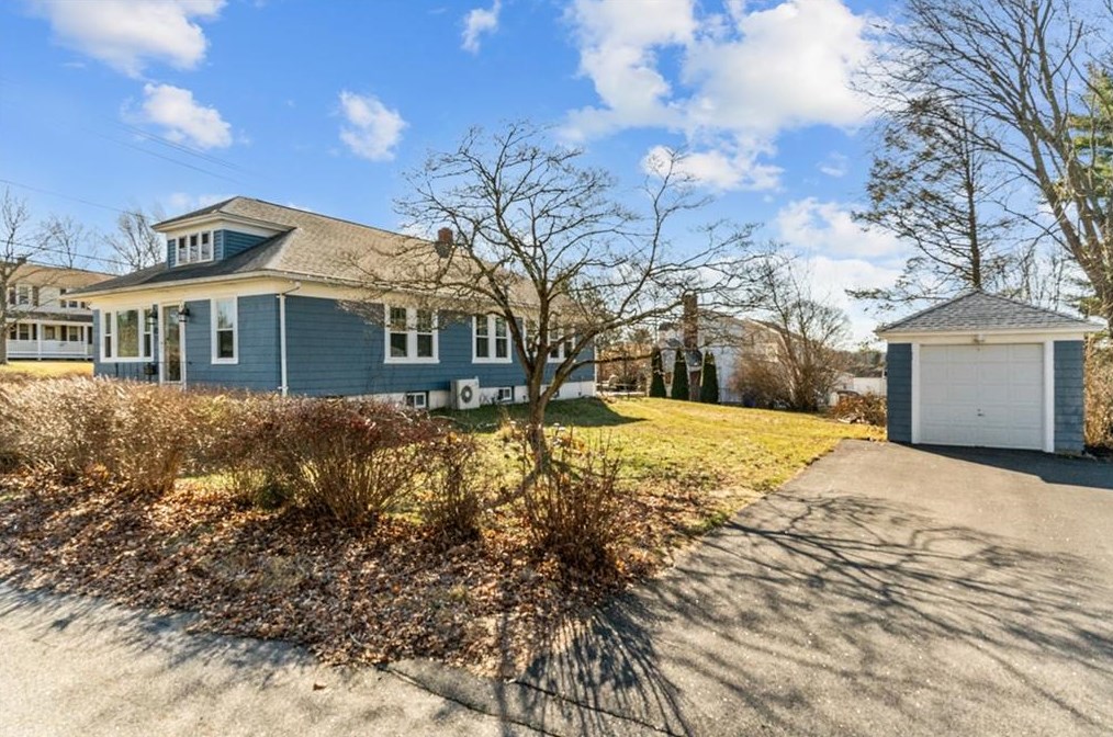31 Park Blvd, West-Warwick, RI 02893 exterior