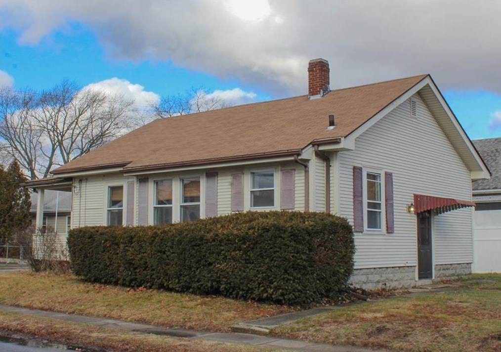 29 Somerset Ave, East Providence, RI 02915