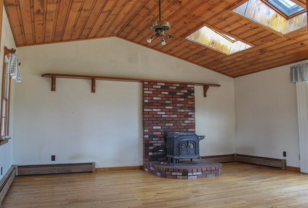 132 Touisset Rd, Warren, RI 02885
