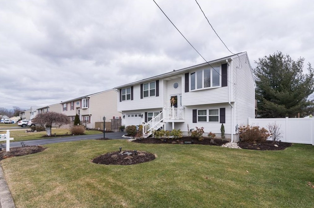 67 Belgium St, Cranston, RI 02920