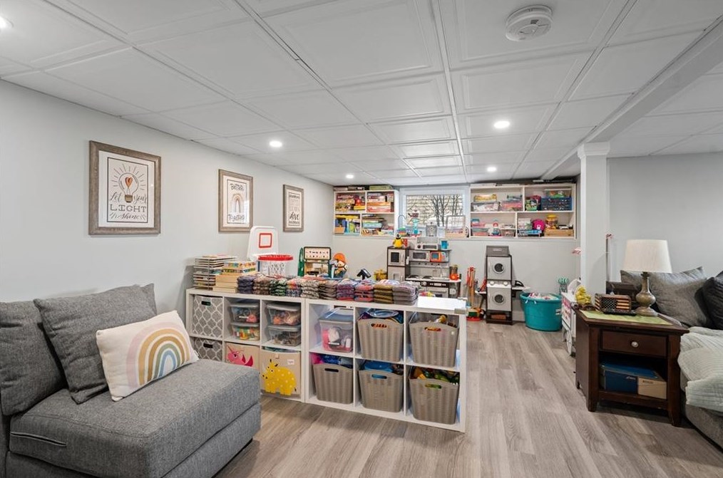 8 Surrey Ln, West Warwick RI  02893-3308 exterior