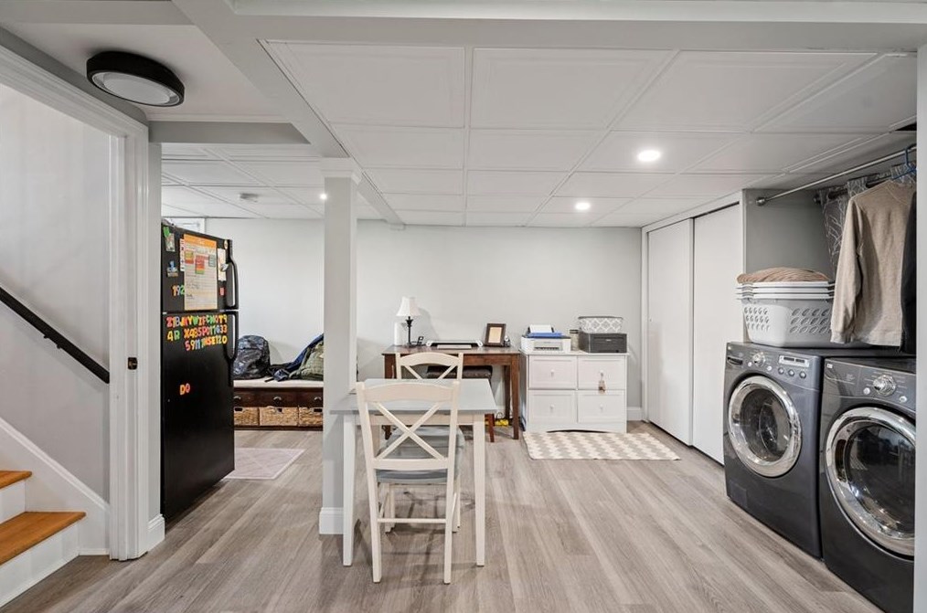 8 Surrey Ln, West Warwick RI  02893-3308 exterior