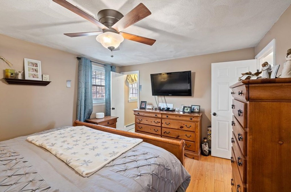 8 Surrey Ln, West Warwick RI  02893-3308 exterior