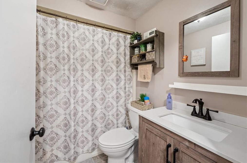 8 Surrey Ln, West Warwick RI  02893-3308 exterior