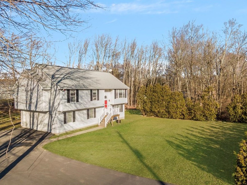 65 Jenckes Hill Rd, Lincoln, RI 02865
