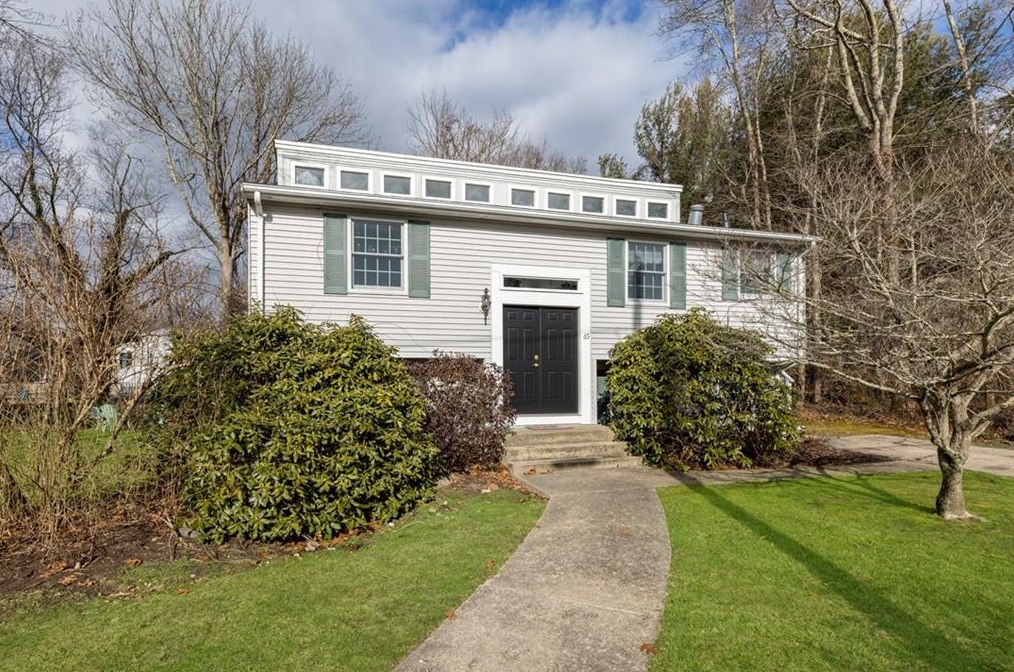 65 Edgewater Rd, South Kingstown, RI 02882
