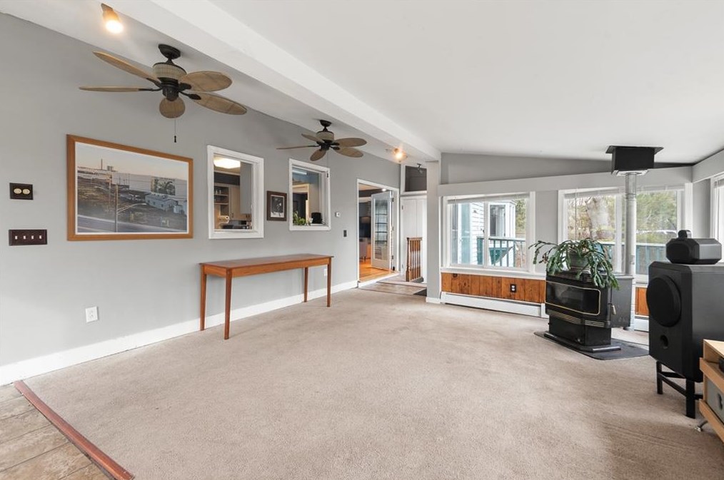 204 Main St, Hopkinton, RI 02804