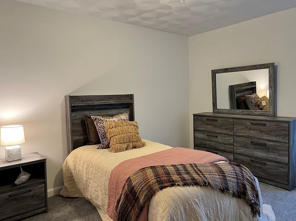 2 Legris Commons Ln, West Warwick RI  02893-2932 exterior