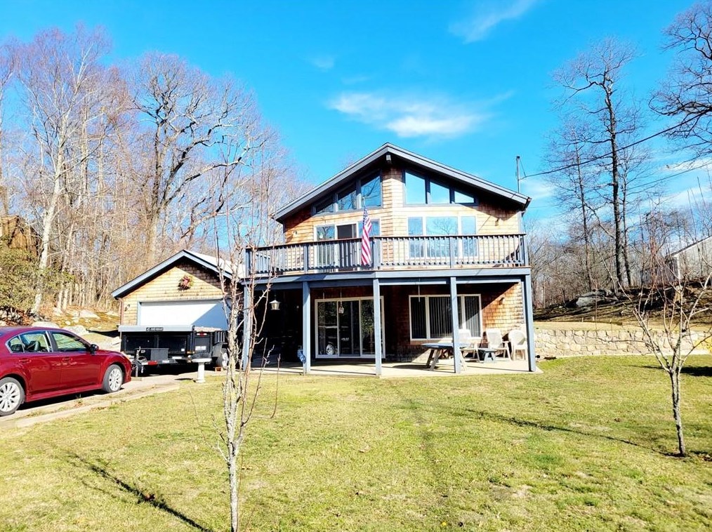 9 Stenton Ave, Westerly, RI 02891