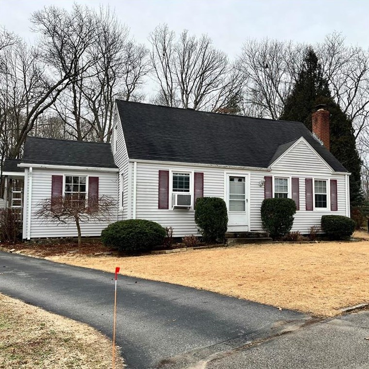 14 King Phillip Cir, North Kingstown, RI 02852