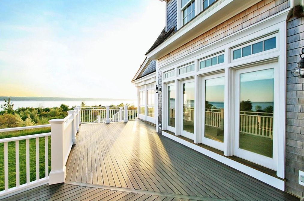284 Carnegie Harbor Dr, Portsmouth, RI 02871-1619