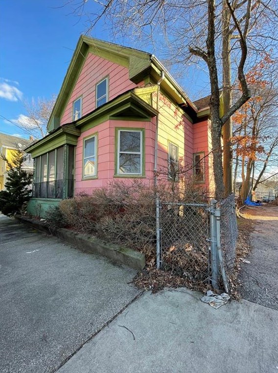 78 Whittier Ave, Providence, RI 02909