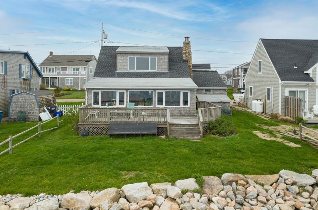 32 Calef Ave, South Kingstown, RI 02882