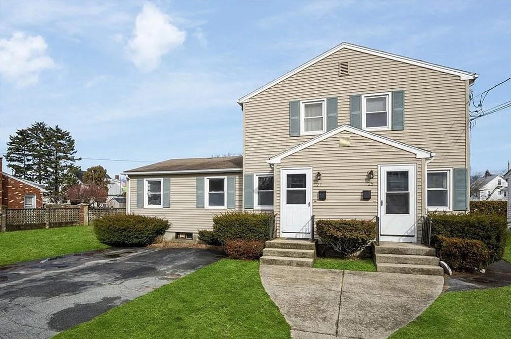 25 A St, Cranston RI  02920-4101 exterior