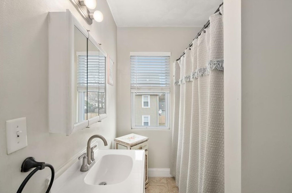 88 Chestnut Ave, Cranston RI  02910-4627 exterior