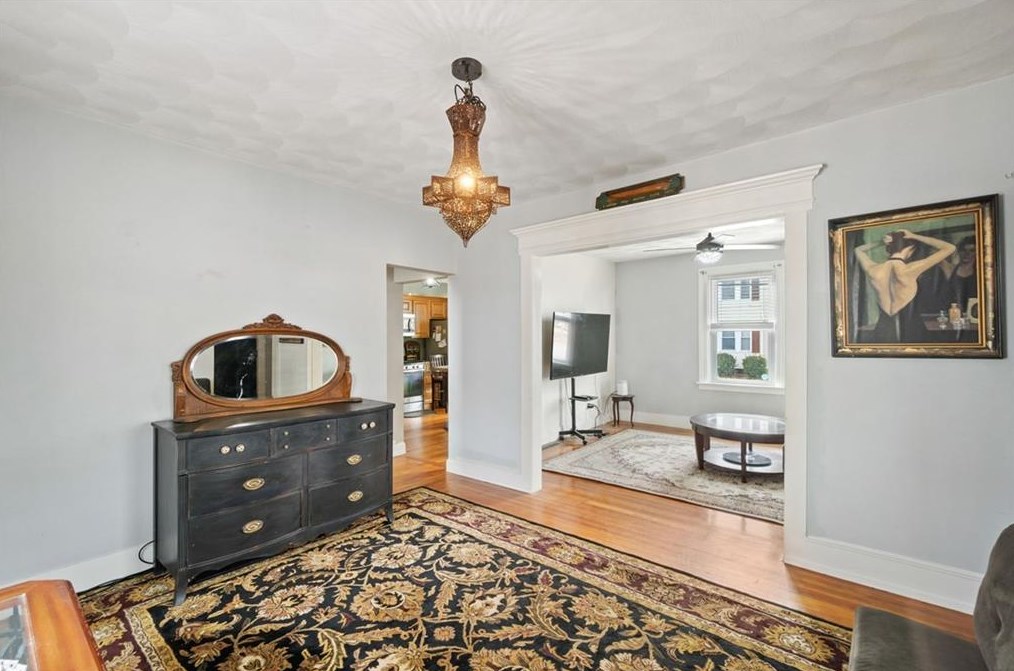 88 Chestnut Ave, Cranston RI  02910-4627 exterior