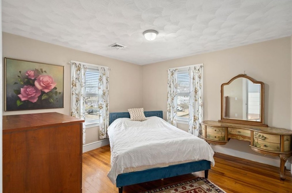 88 Chestnut Ave, Cranston RI  02910-4627 exterior