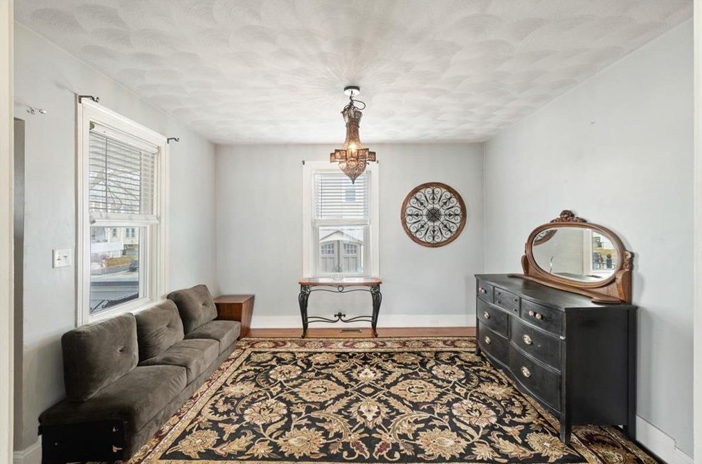 88 Chestnut Ave, Cranston RI  02910-4627 exterior