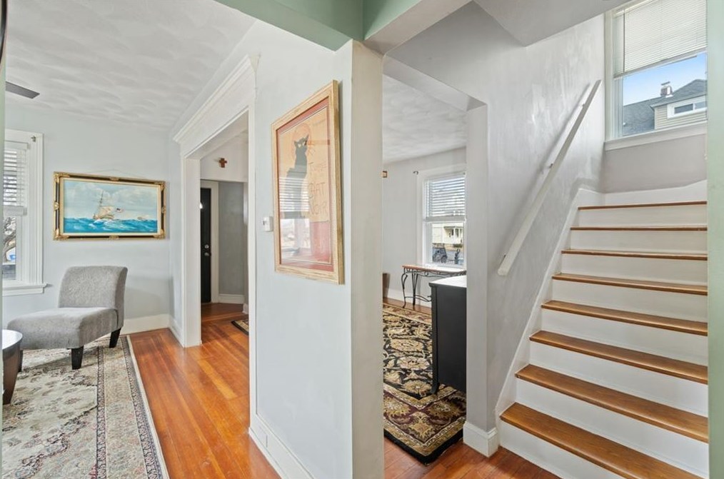 88 Chestnut Ave, Cranston RI  02910-4627 exterior