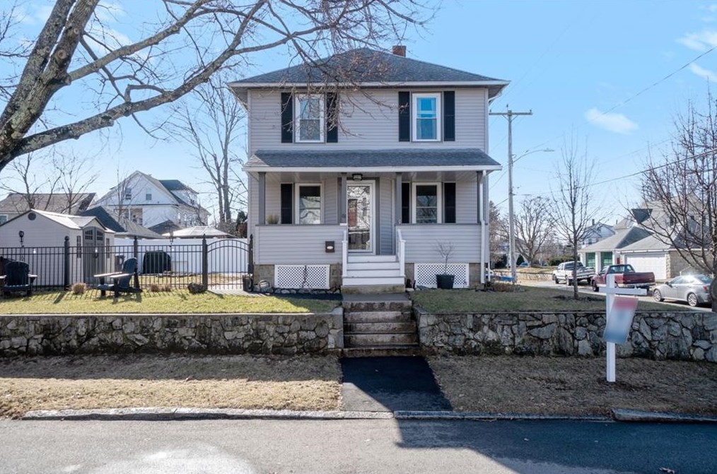 88 Chestnut Ave, Cranston RI  02910-4627 exterior