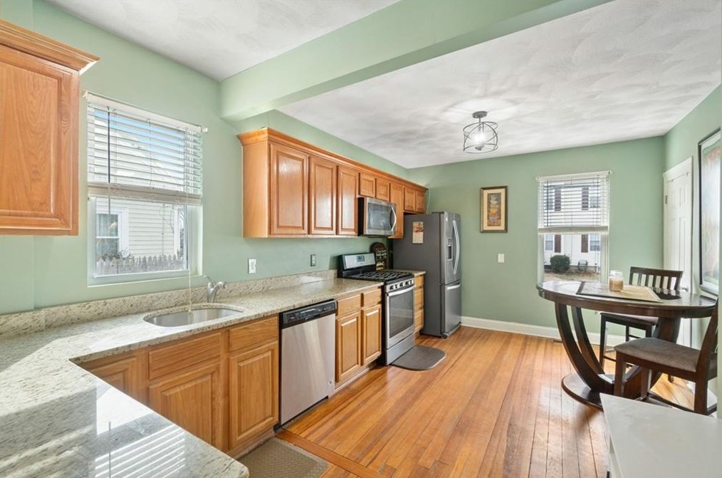 88 Chestnut Ave, Cranston, RI 02910