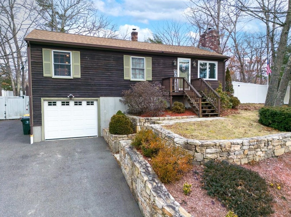 40 Spring Ln, Glocester, RI 02859