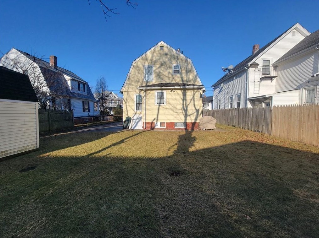 122 Warwick Ave, Providence, RI 02905