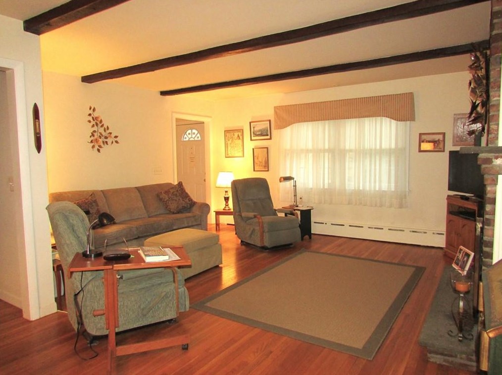 35 Linda Terrace, Portsmouth, RI 02871