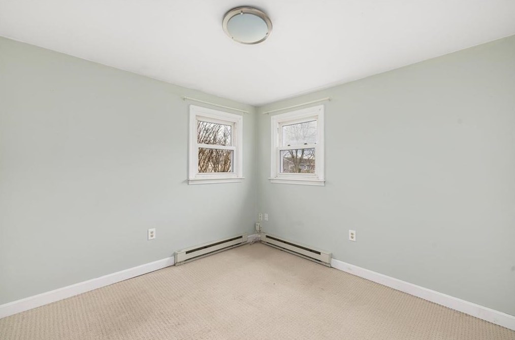 16 Chariho Dr, Richmond, RI 02898