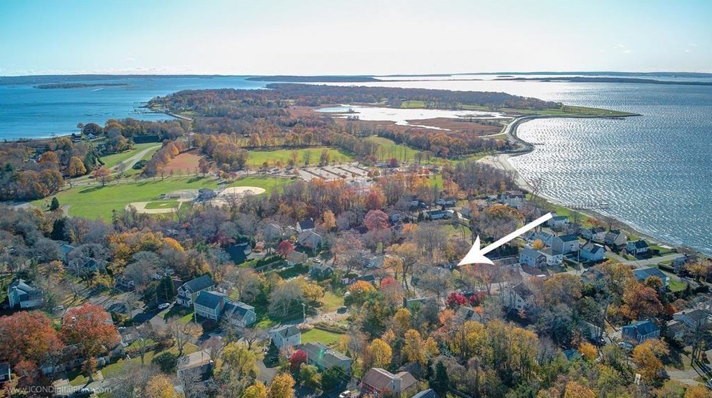 15 Loring Rd, Bristol, RI 02809