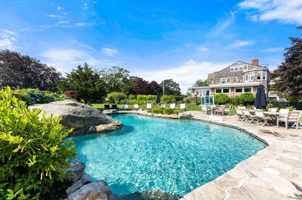 14 Ninigret Ave, Westerly, RI 02891