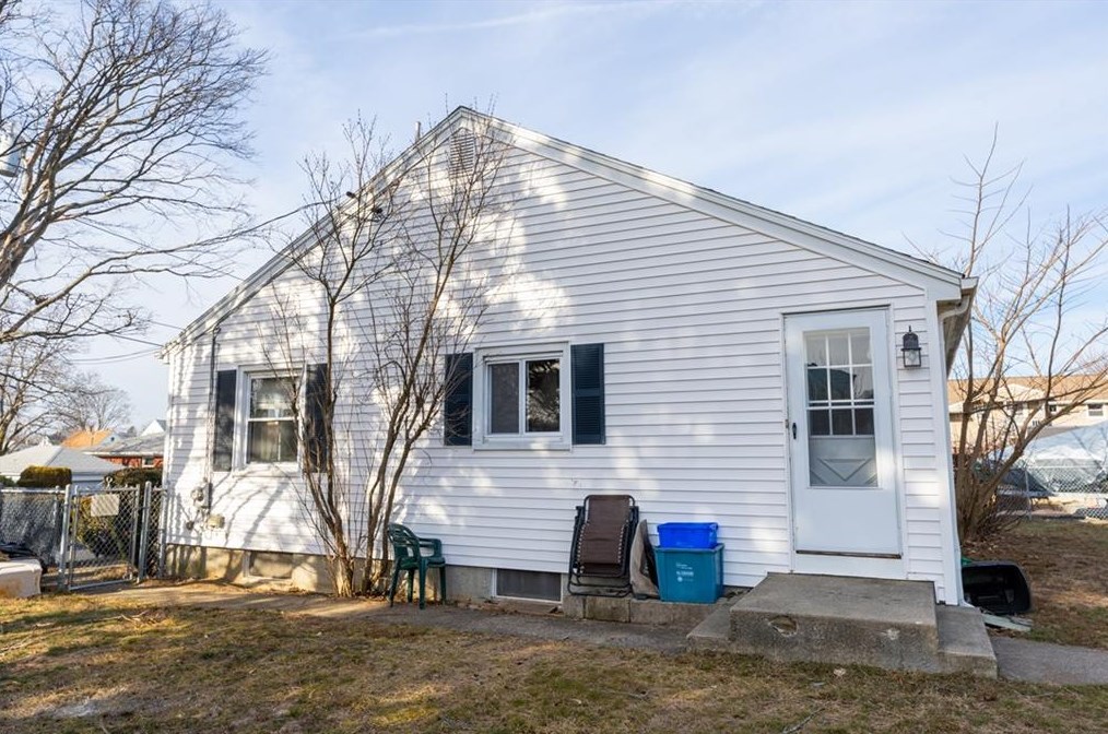 126 S Rose St, East Providence, RI 02914