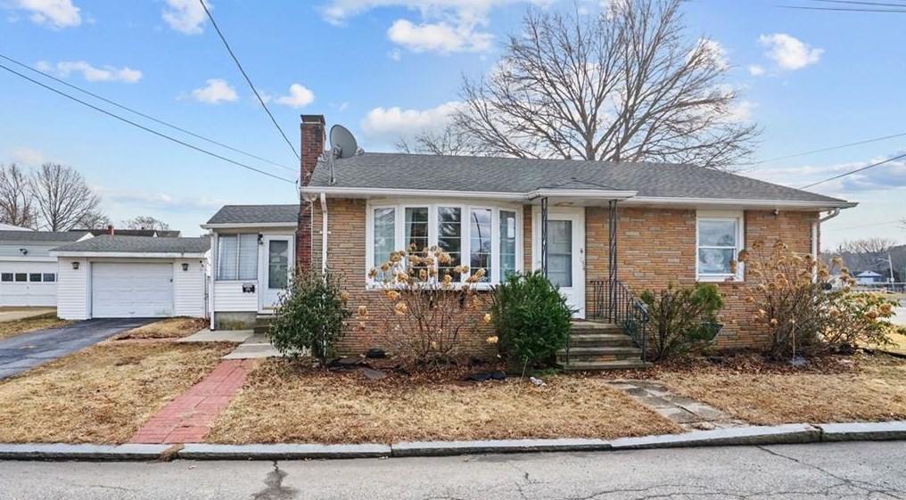 154 Metropolitan Rd, Providence, RI 02908