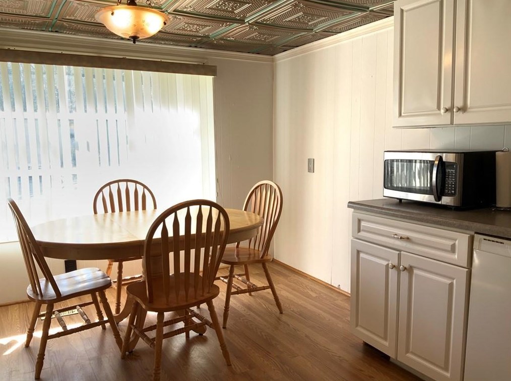 16 Woodridge Dr, Burrillville, RI 02839
