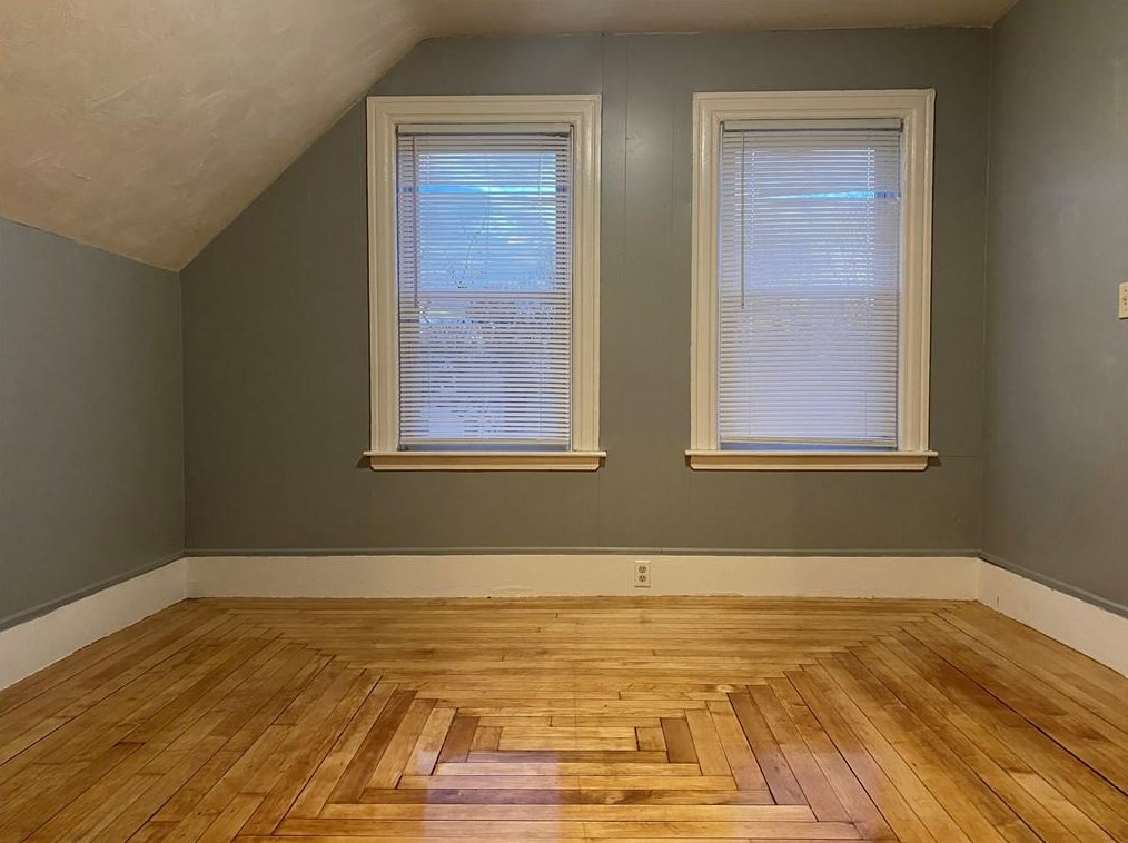 332 Bay View Ave #3, Providence, RI 02905
