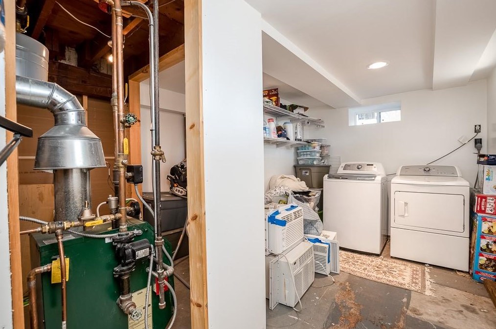 4 Mayfield Ave, Cranston RI  02920-2011 exterior